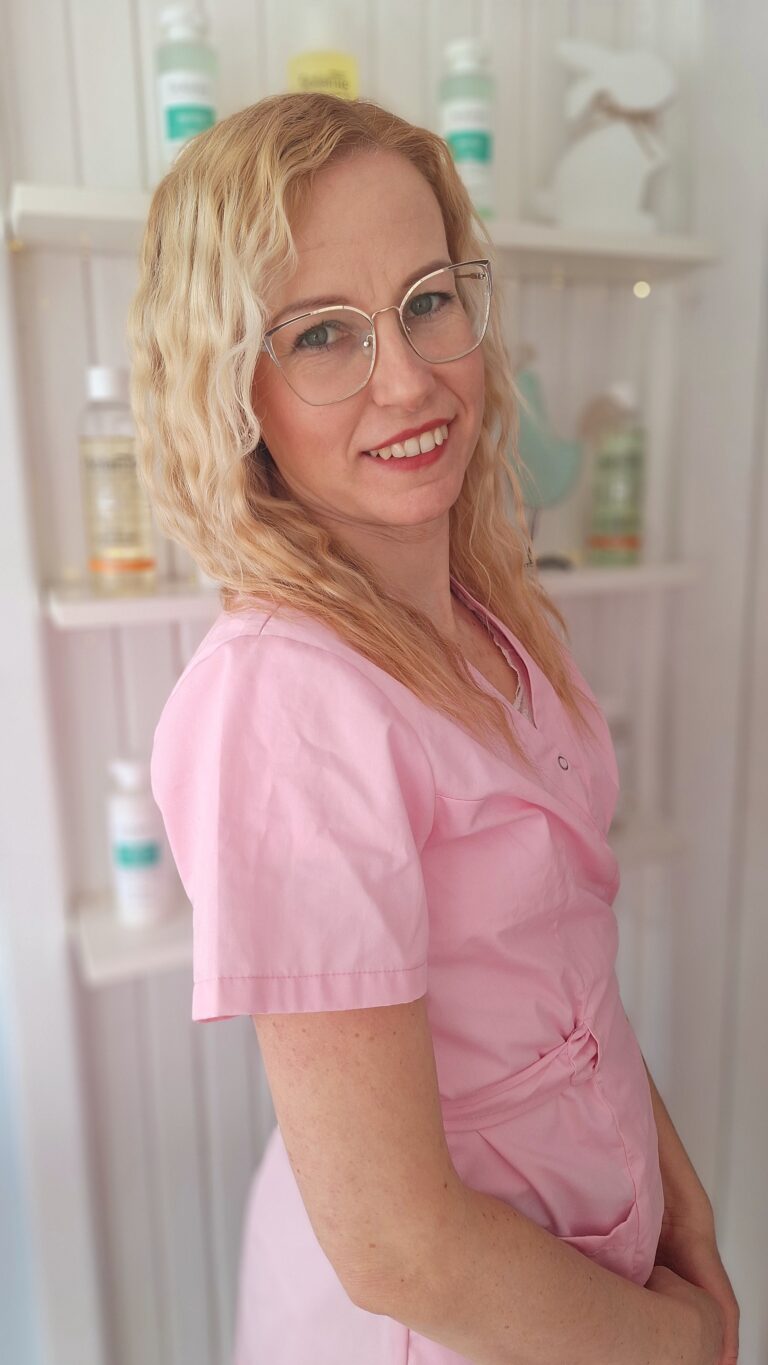 rekakozmetika_reka_alló_arckezelés_szempilla_szőrtelenítés2